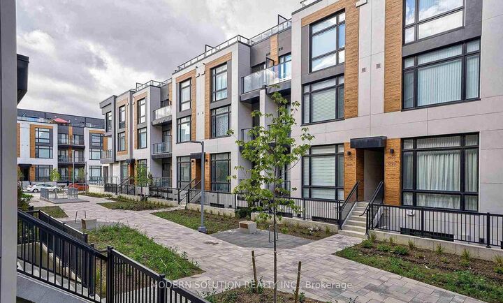 Property Photo:  2 Steckley House Lane 925  ON L4S 0N4 