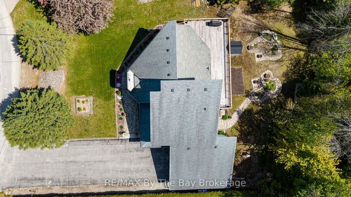 Property Photo:  32 Bridlewood Crescent  ON L9Z 1B4 