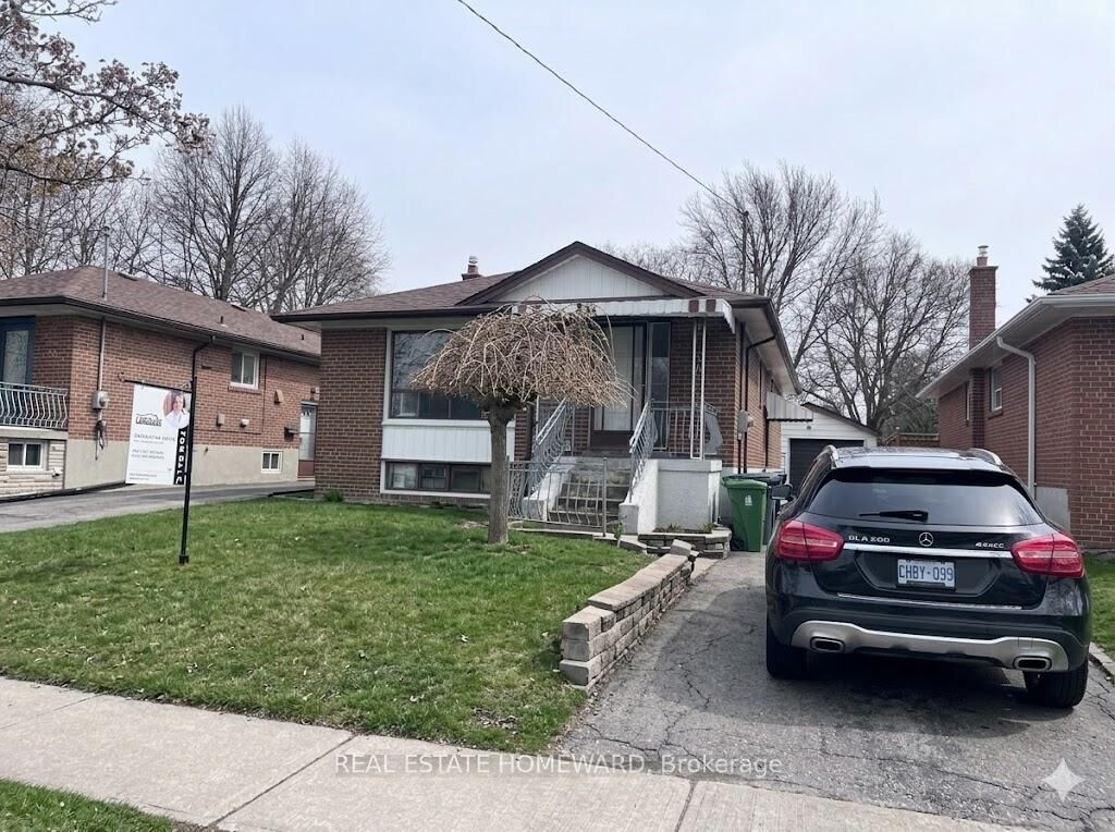 Property Photo: 7 Dunlop Avenue Main ON M1K 1K8