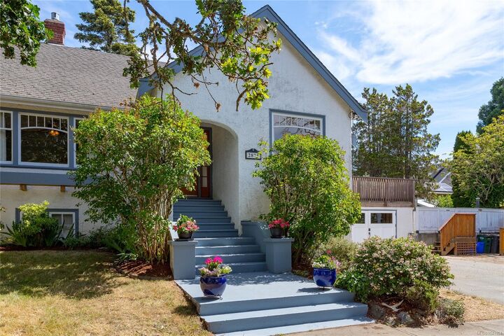 Property Photo:  2875 Rockwell Ave  BC V9A 2M8 