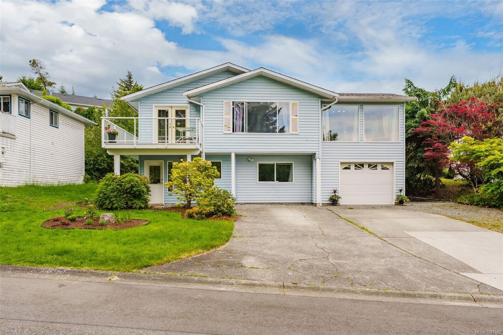 Property Photo: 109 Camrose Pl BC V9R 5V5