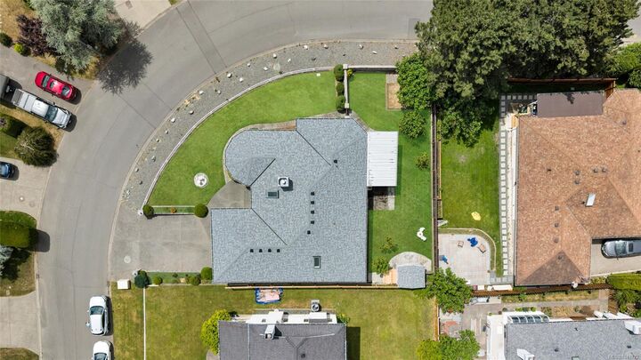 1004 Adeline Pl — photo 1