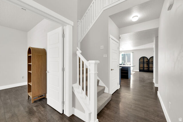 Property Photo: 10651 S Poppy Meadow Ln UT 84009
