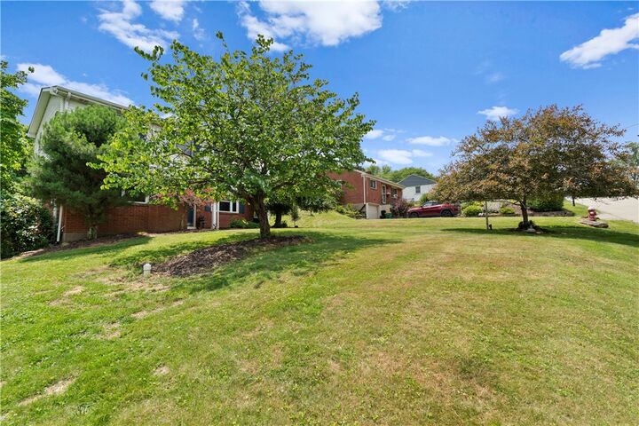 Property Photo: 1558 Duncan Dr PA 15237