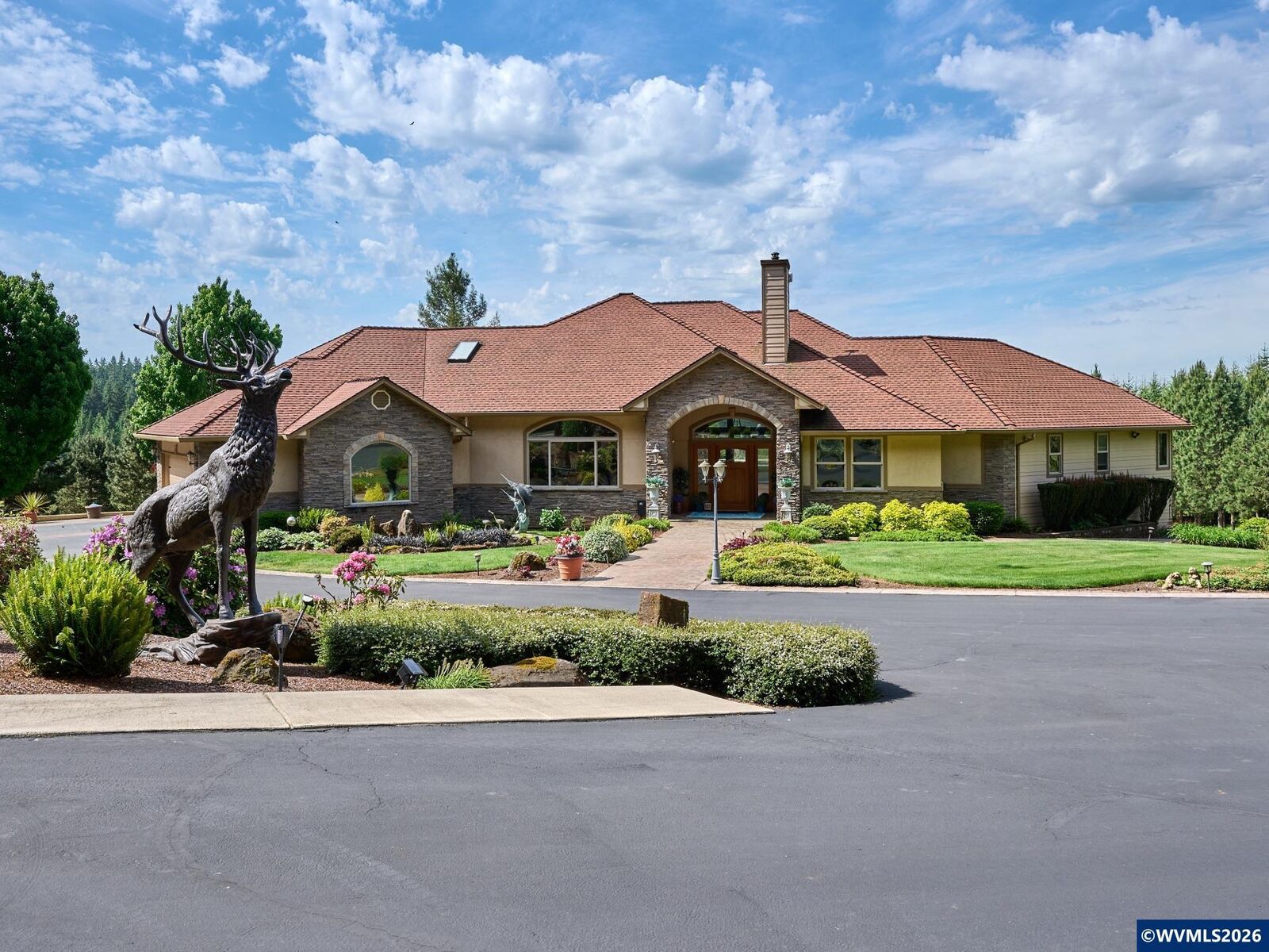 Property Photo: 2800 Oak Grove Rd NW OR 97304