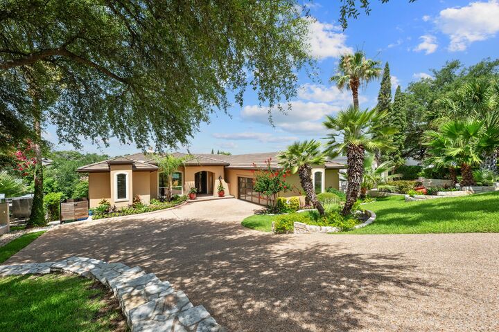 Property Photo:  107 Edgewater Cove  TX 78734 
