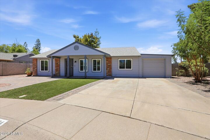 Property Photo:  1324 N Jentilly Court  AZ 85226 
