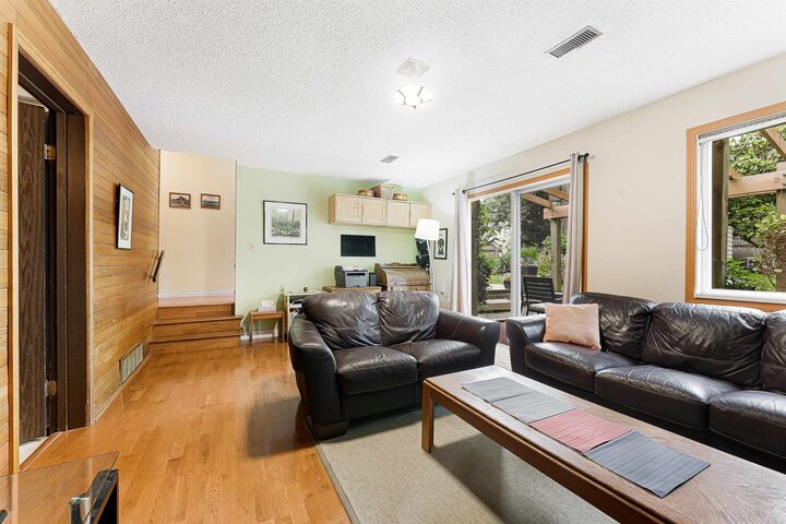 Property Photo: 2215 153A Street BC V4A 4R4