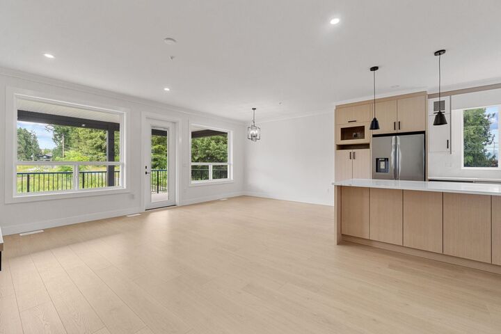 Property Photo: 33664 Dewdney Trunk Road BC V2V 6Y4