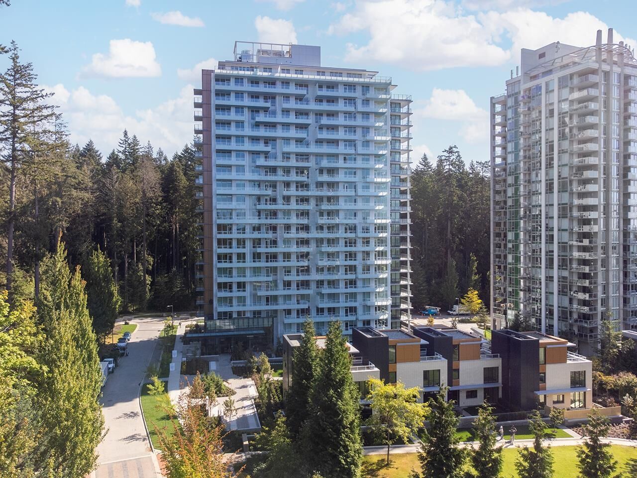 Property Photo: 5608 Berton Avenue 1809 BC V6S 0M6