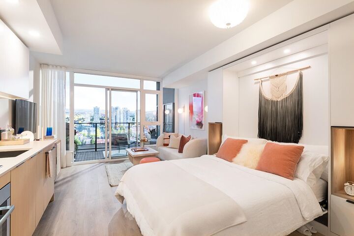 Property Photo:  13738 Central Avenue 606  BC V3T 0X5 