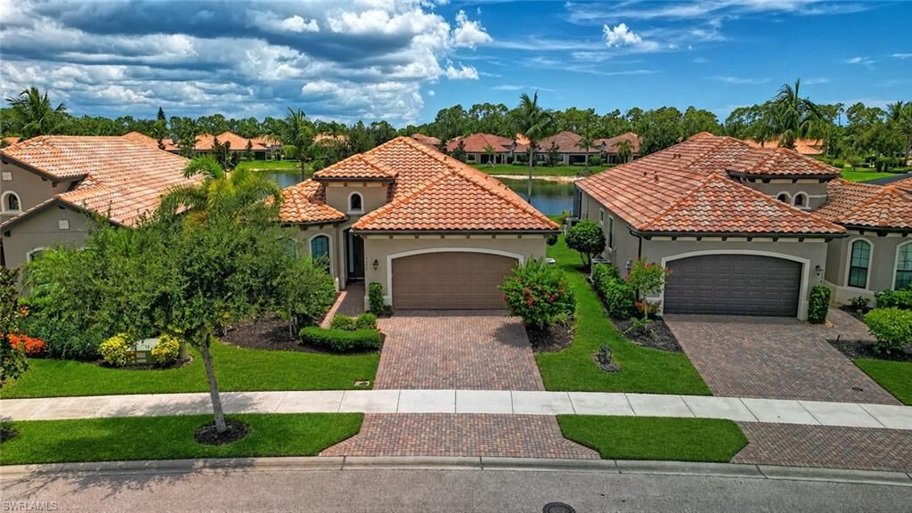 Property Photo:  9292 Isla Bella Cir  FL 34135 