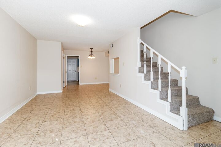 Property Photo: 827 E Boyd Dr #C LA 70808