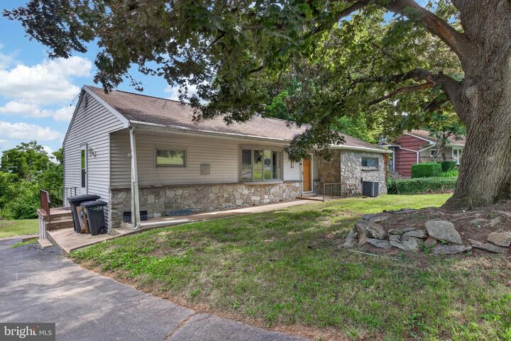 Property Photo: 44 Peacock Drive PA 17601