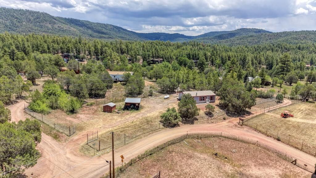 Property Photo: 505 S Running Elk Road AZ 85541