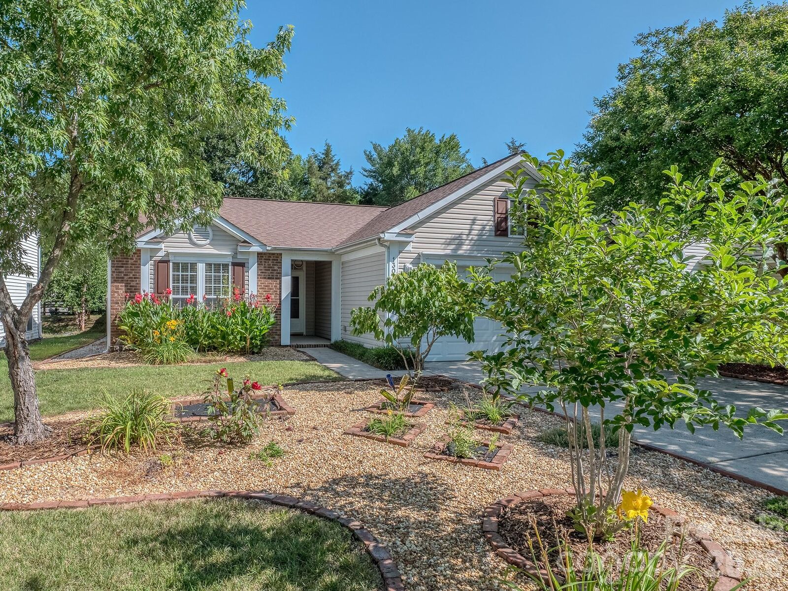 Property Photo:  13050 Planters Row Drive  NC 28278 