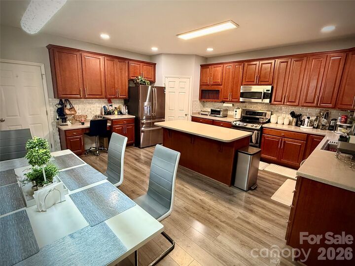 Property Photo:  100 Drakeshire Court  NC 27560 