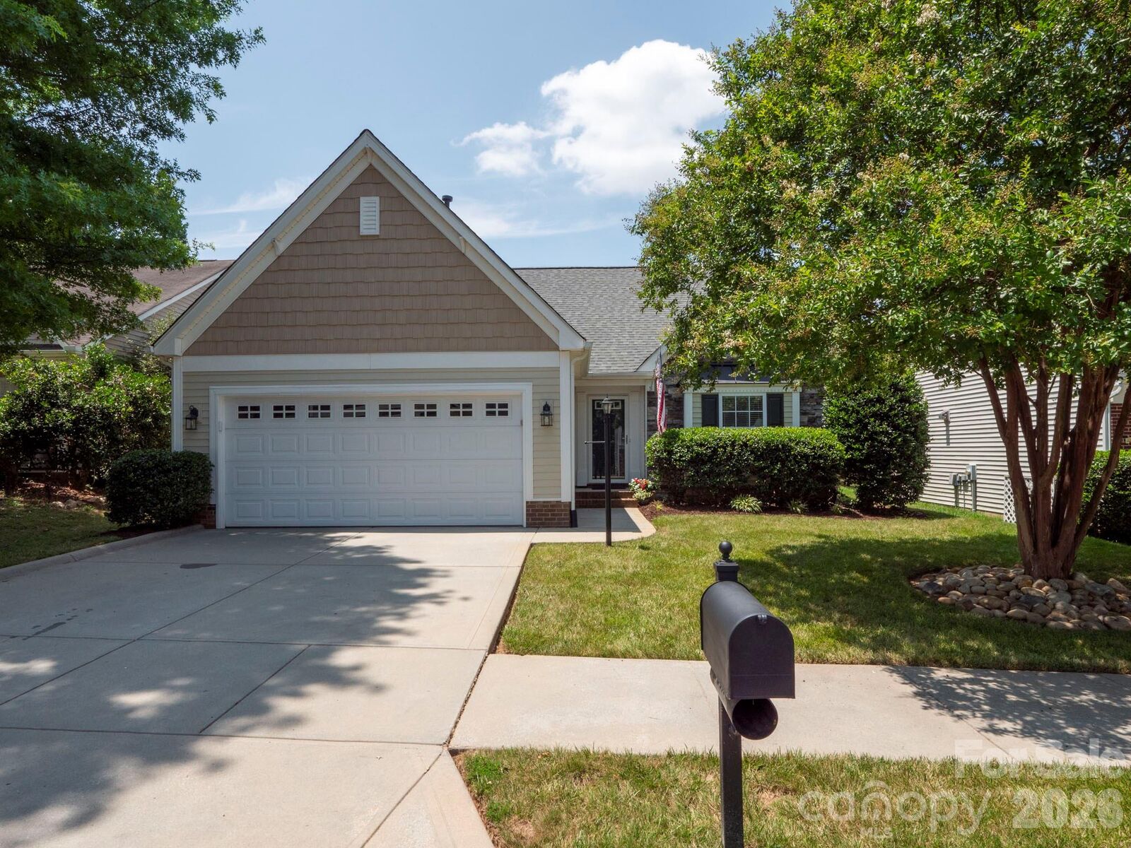 Property Photo: 4406 Glenduran Lane NC 28173