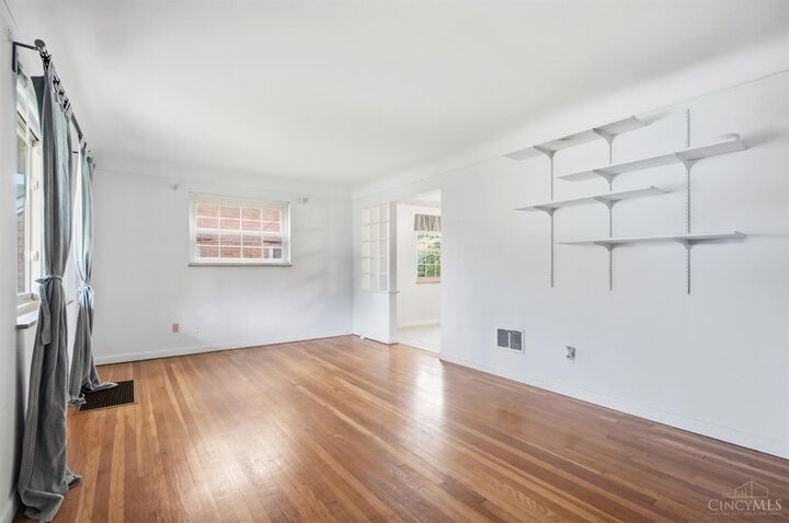 Property Photo:  1975 S Lynndale Avenue  OH 45231 