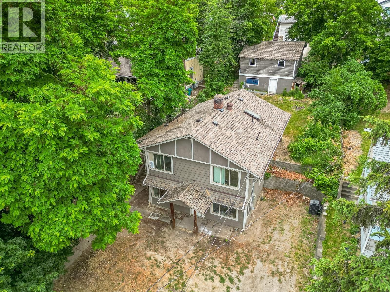 Photo de la propriété: 630 5 Street Southeast BC V1E 4G2