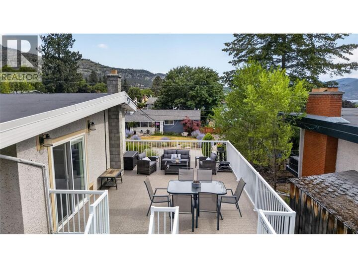 Property Photo: 162 Woodlands Place BC V2A 3B2