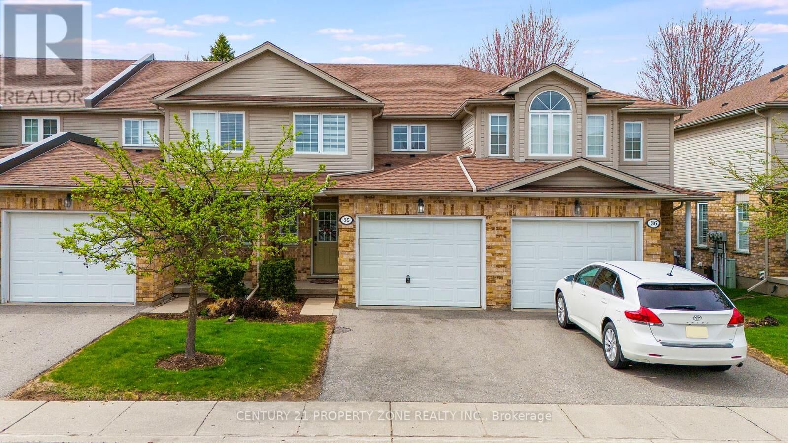 Property Photo:  210 Dawn Avenue 35  ON N1G 5L5 