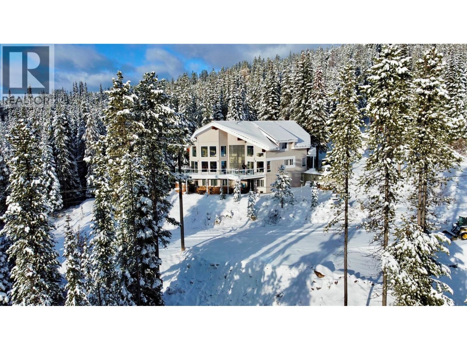 Property Photo: 200 Cougar Road BC V0H 1T0