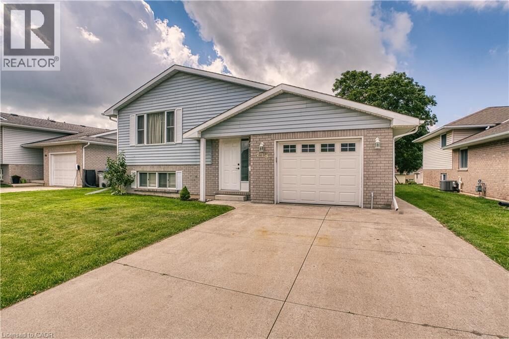 Property Photo: 718 Edgar Street West ON N4W 1H7