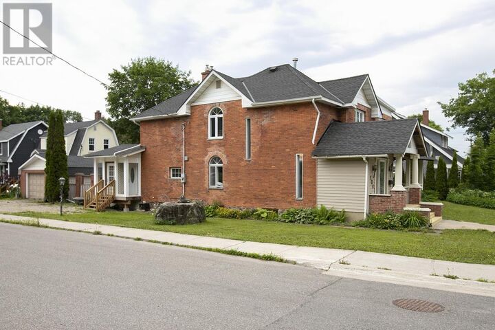 Photo de la propriété:  124 Upton Rd  ON P6A 3W1 