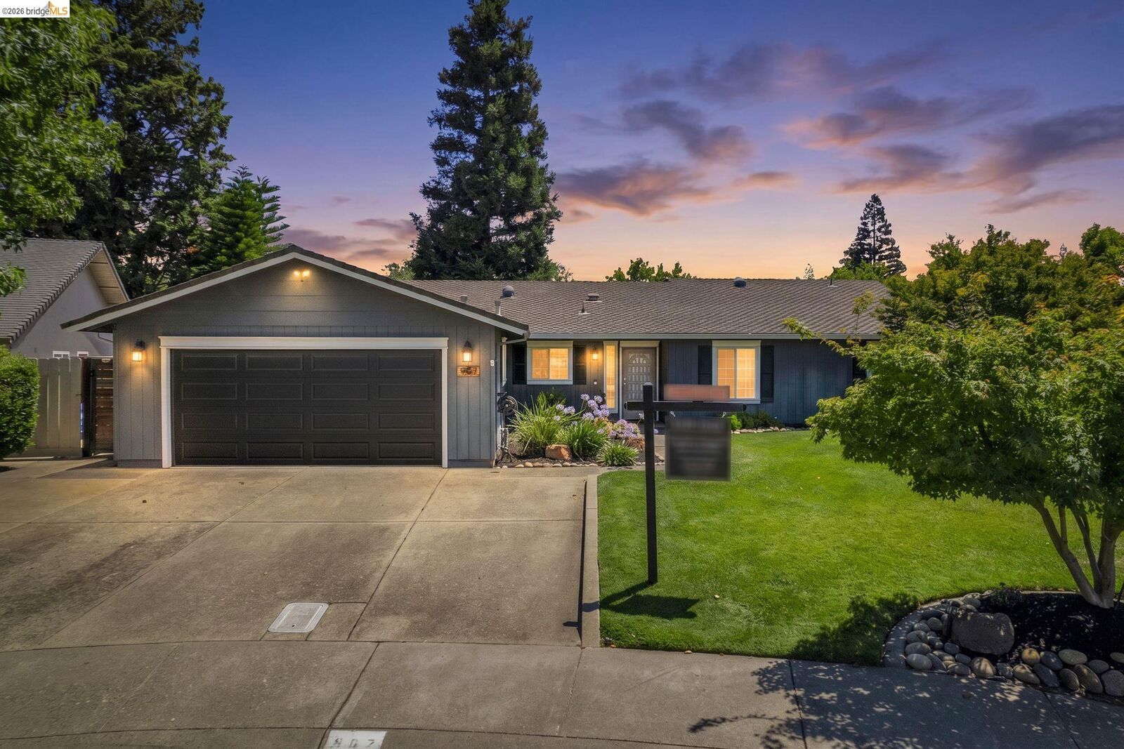 Property Photo:  907 Dorchester Cir  CA 95240 