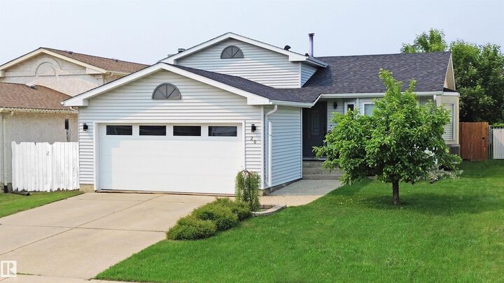 Property Photo: 20 Aberdeen Way AB T7Z 1K1