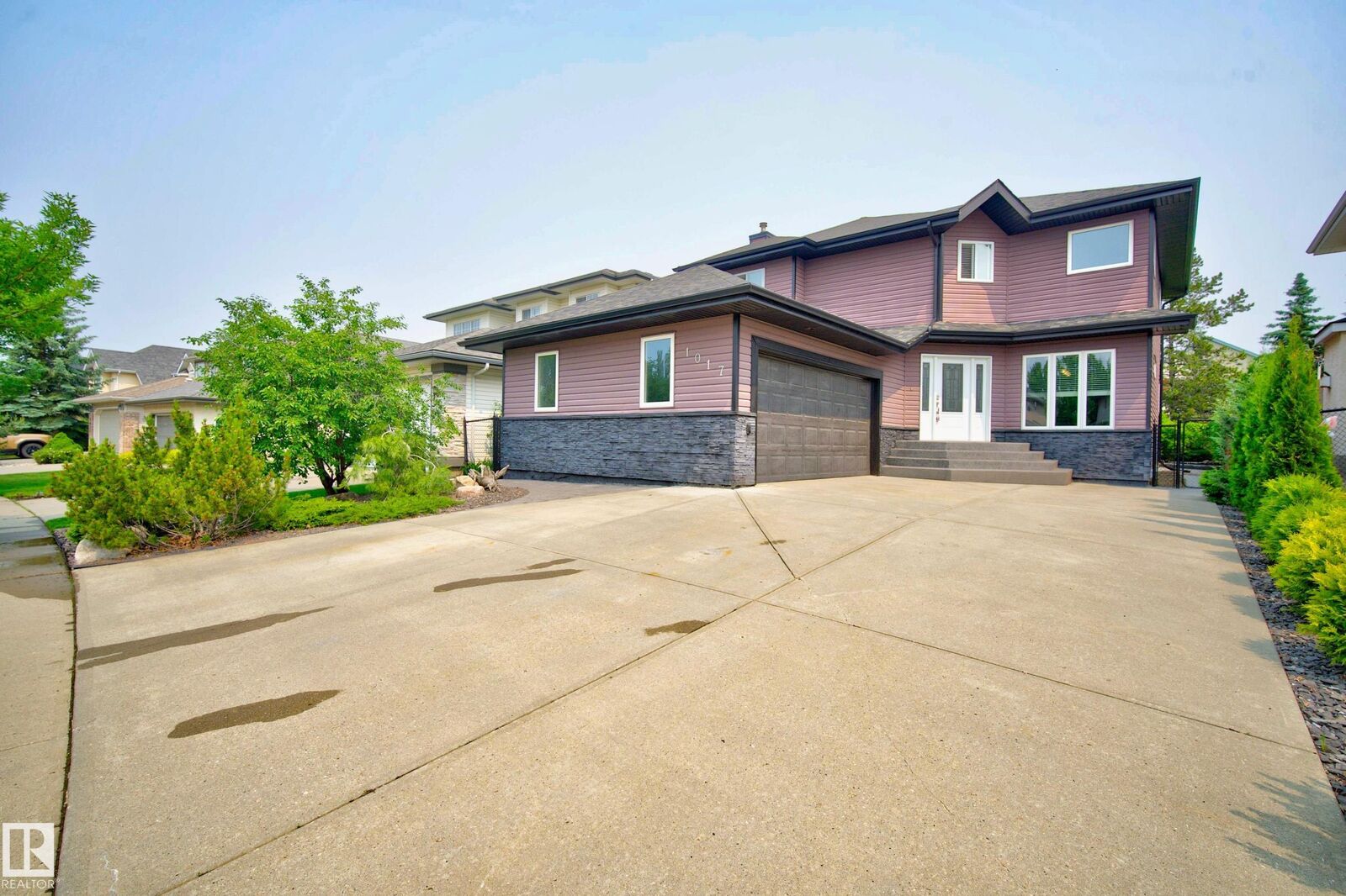 Property Photo:  1017 Holgate Place NW  AB T6R 2T7 