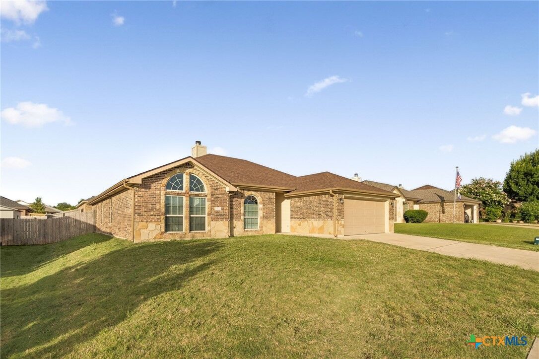 Property Photo: 3704 E Appalachian Trail TX 76549