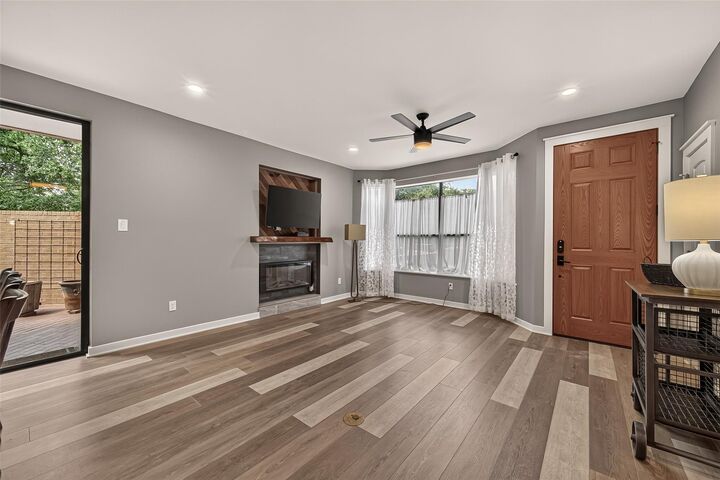 Property Photo: 5220 Weslayan Street 107 TX 77005