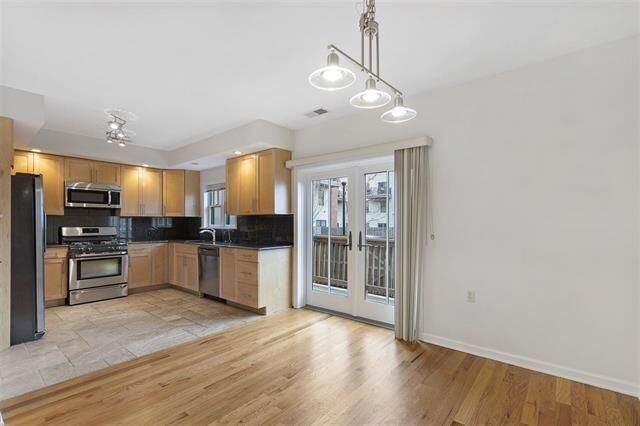 Property Photo:  24-1 Ash St 1  NJ 07304 