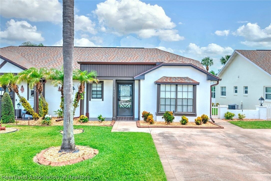 Property Photo:  3715 Sarria Avenue  FL 33872 