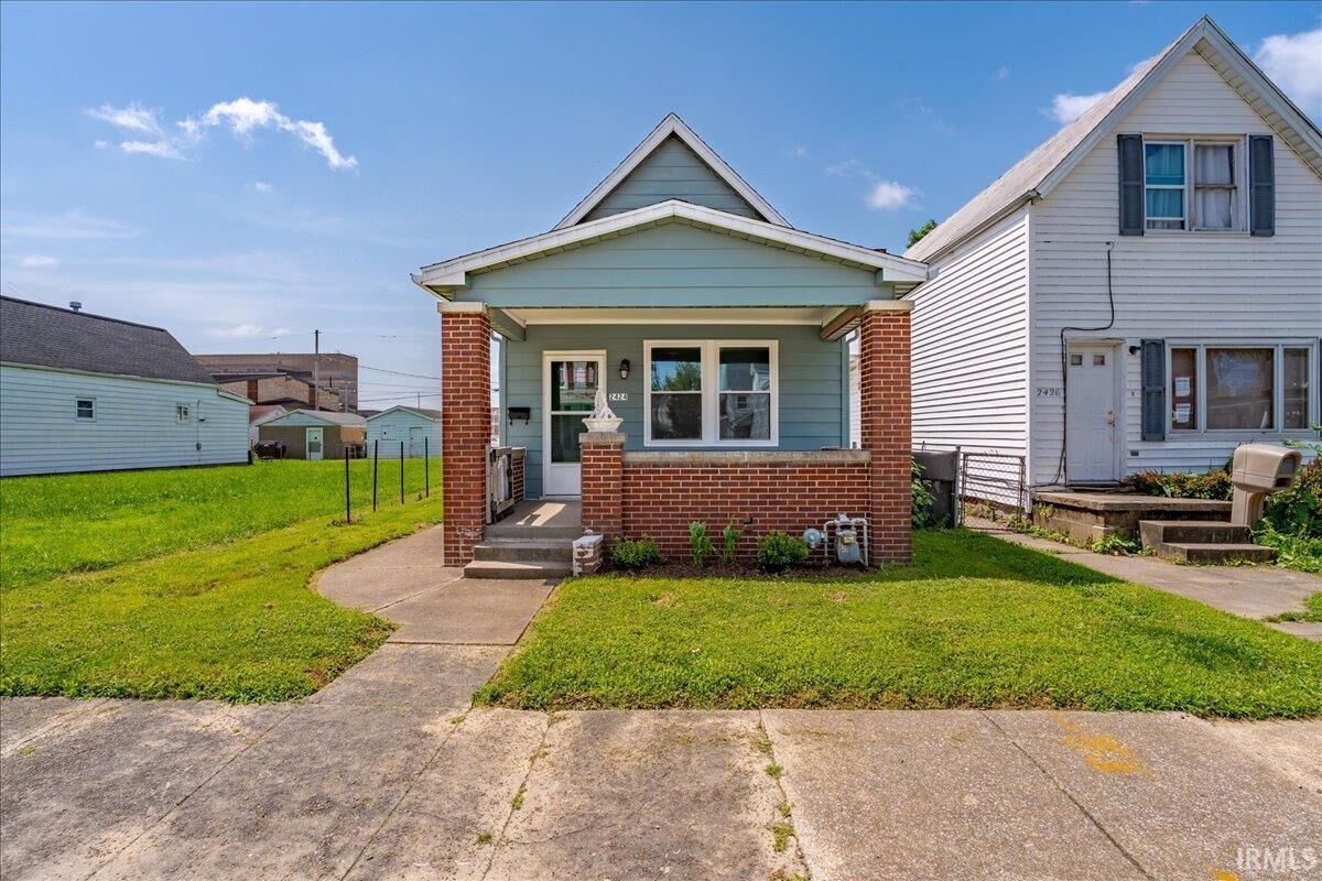 Property Photo:  2424 W Illinois Street  IN 47712 