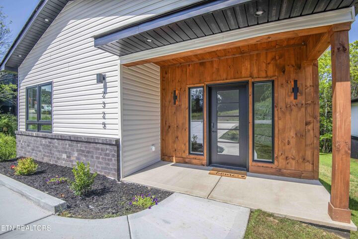 Property Photo:  2325 Rock Gardens Drive  TN 37876 