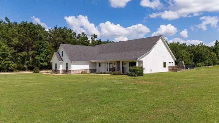 Property Photo: 2872 Cr 403 TX 75633