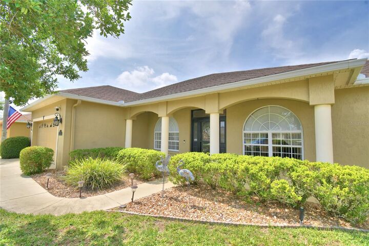Property Photo: 112 Waterview Circle FL 33823