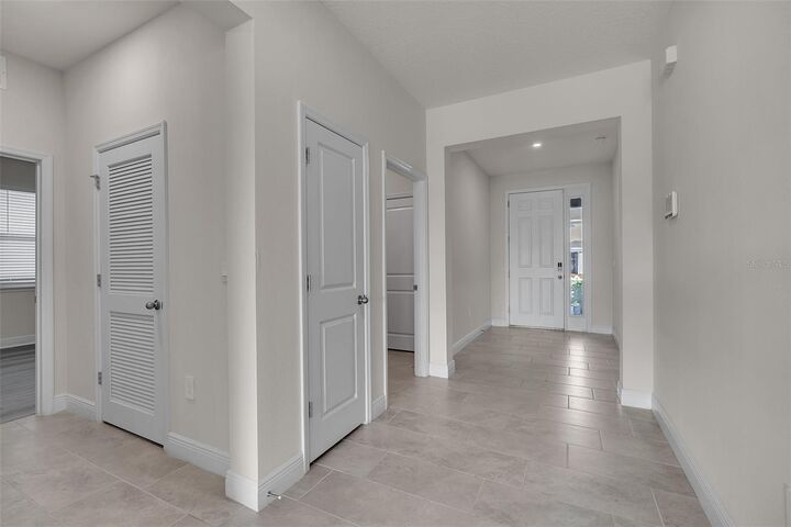 Property Photo: 17821 Cantarina Cove FL 34211