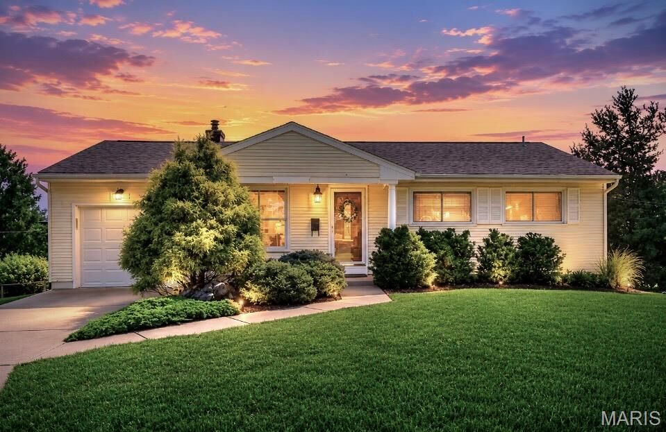 Property Photo: 1064 Barry Court MO 63122