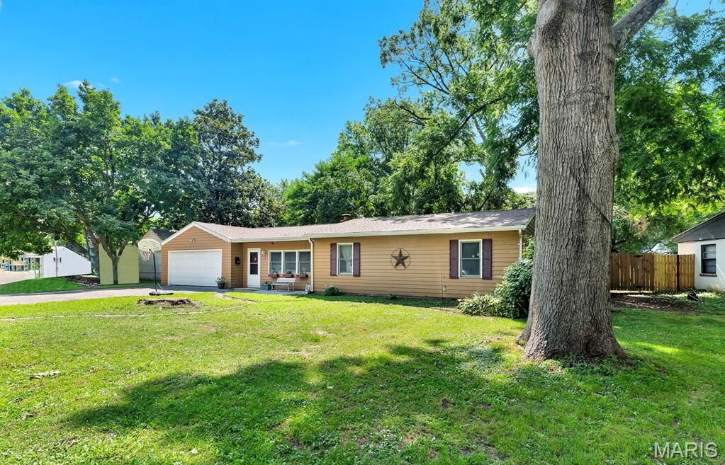 Property Photo: 263 S Hartnett Avenue MO 63135