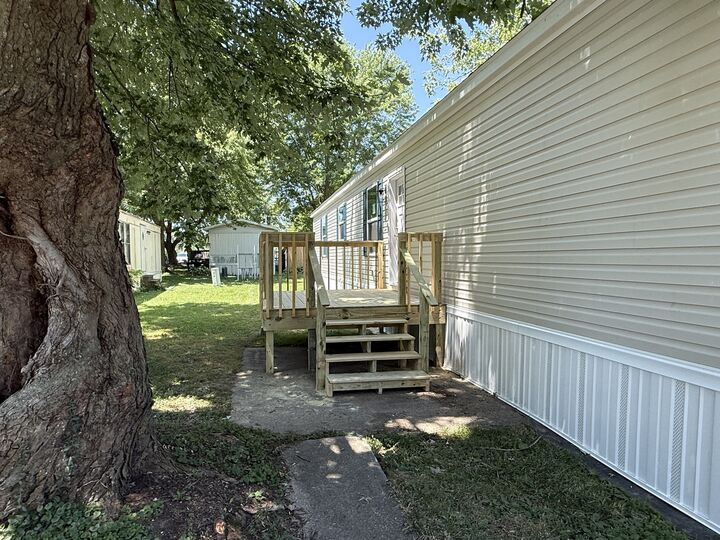 Property Photo:  3 Franklin Lane  IL 62901 