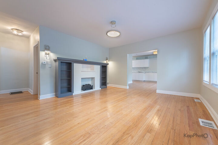 Property Photo: 7727 S Stewart Avenue IL 60620