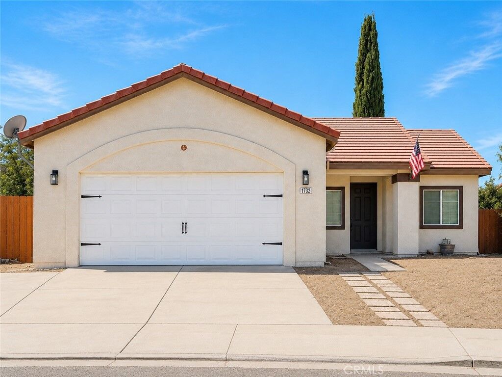 Property Photo:  1732 Giverny Court  CA 92583 