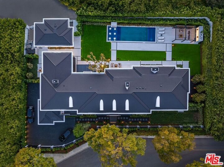 Property Photo:  927 N Whittier Drive  CA 90210 