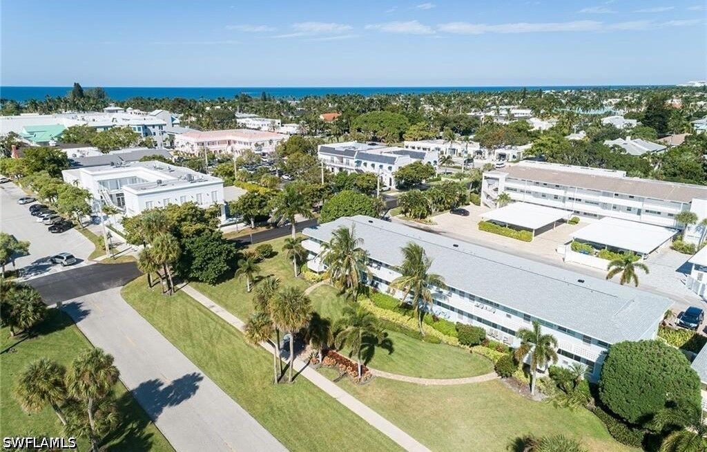 Property Photo: 421 12th Avenue S A4 FL 34102