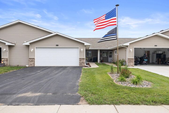 Property Photo: 611 Danielson Court MN 55358