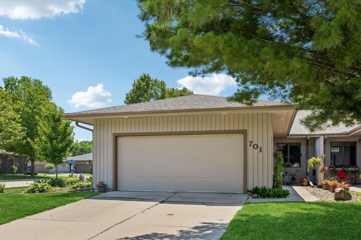 Property Photo: 701 Hackerson Court MN 55057